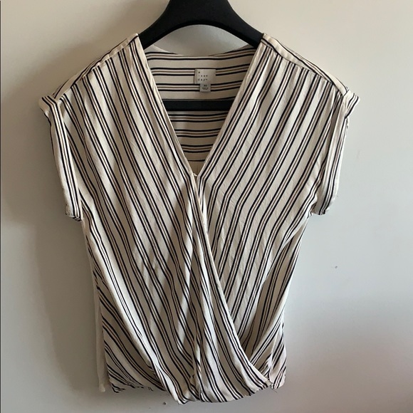 Loose fitted top - Picture 1 of 2